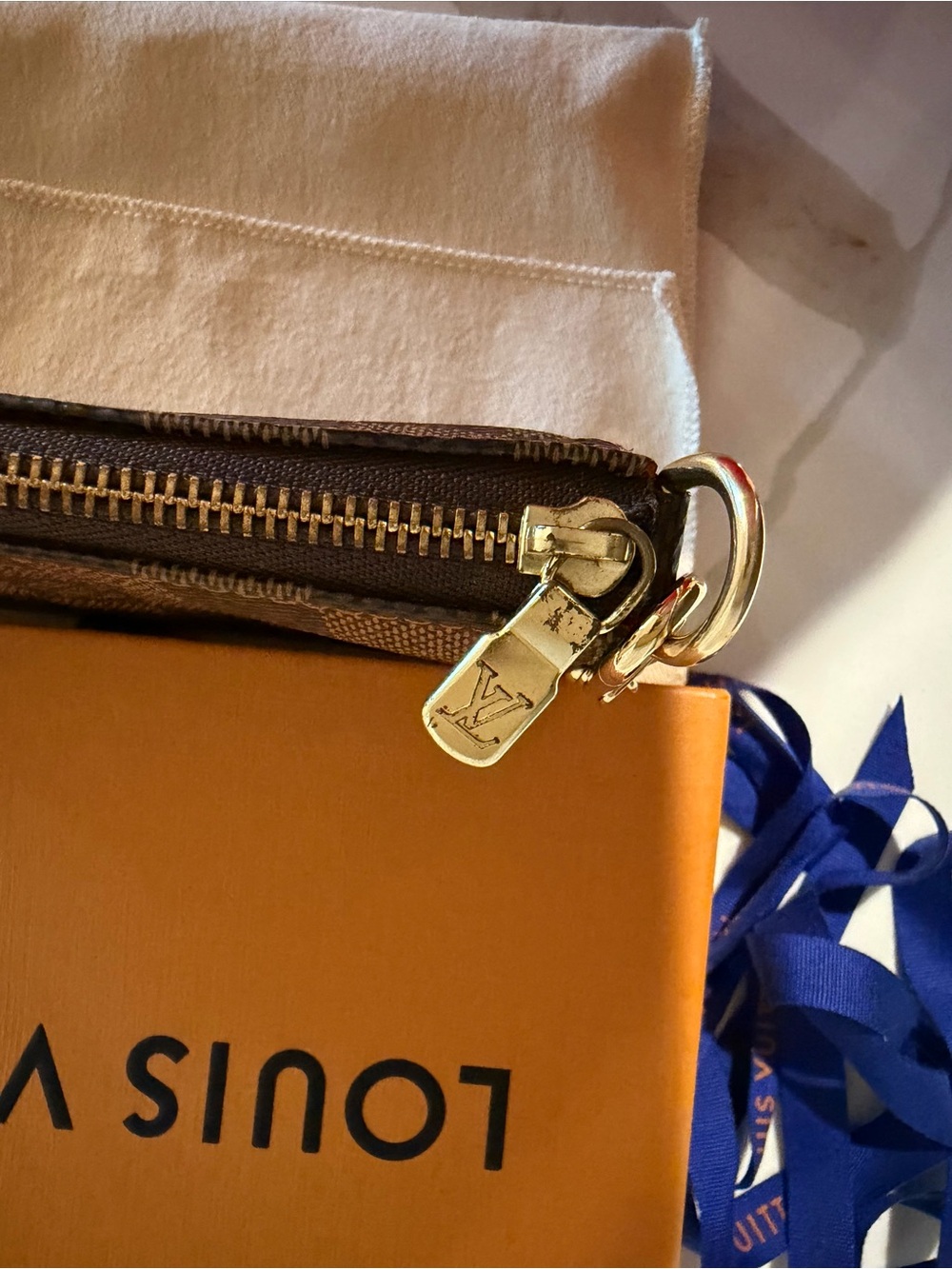 Louis Vuitton Mini Poschette Accessoires in Damier Ebene - Picture 7 of 16